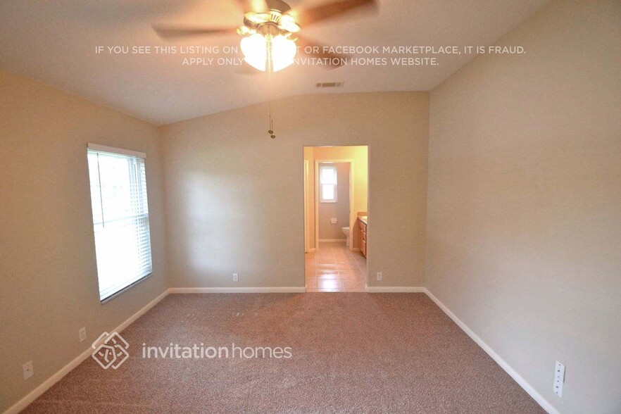 Building Photo - 3042 Bellflower Way