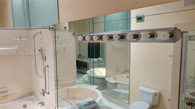 Building Photo - 2675 Parkview Dr S