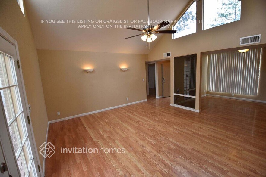 Building Photo - 9602 N 35th Dr