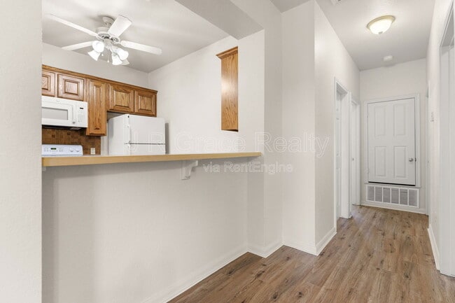 Building Photo - 10015 Amber Cir