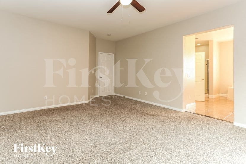 Building Photo - 6857 N Campbell Rd