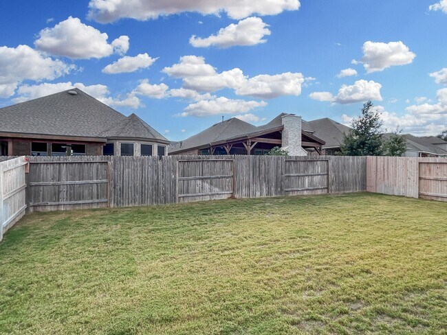 Building Photo - New Braunfels New Build with Office Flex Room & Designer Finishes