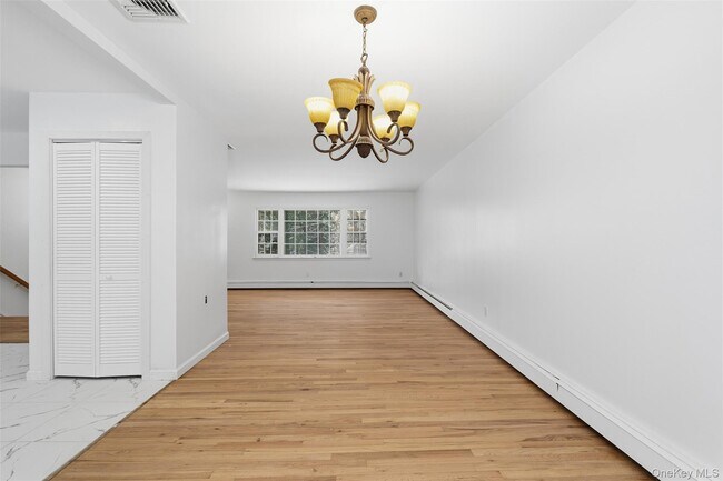 Building Photo - 1618 Morningview Dr