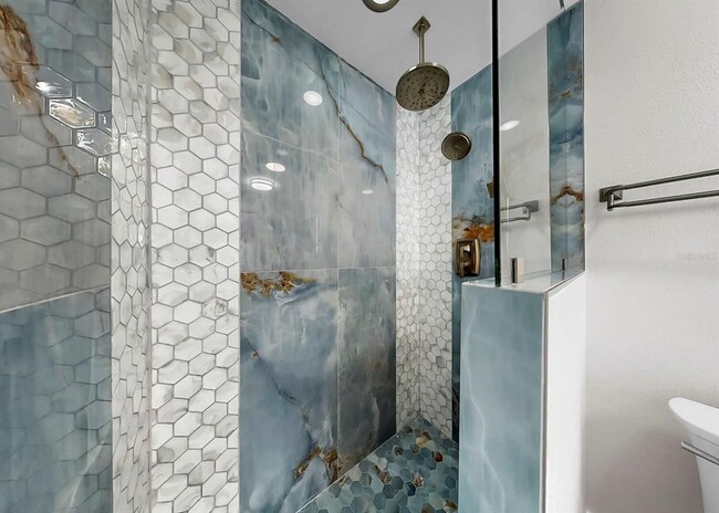 Building Photo - 6515 Santiago Ct