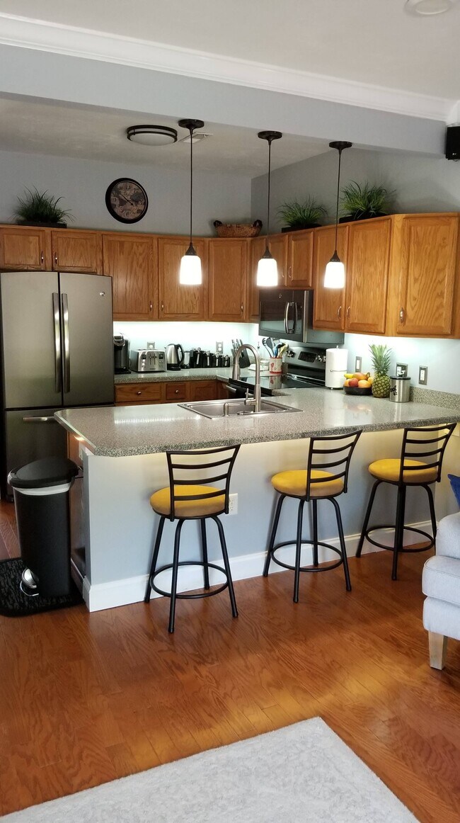 Building Photo - 272 Union St