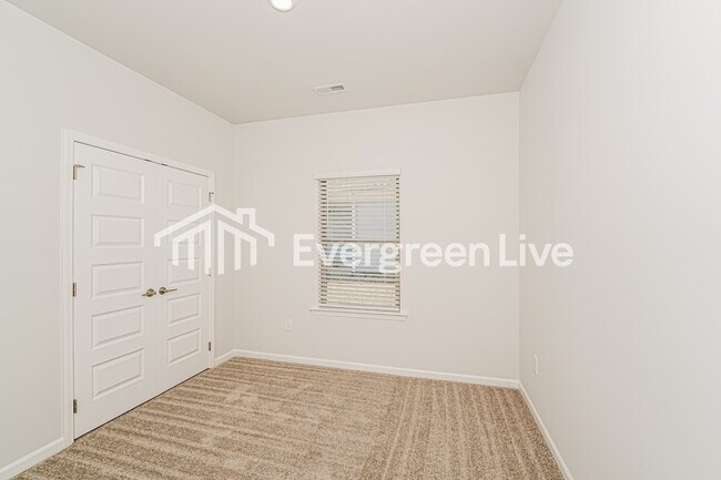 Building Photo - 202 Paca Ln