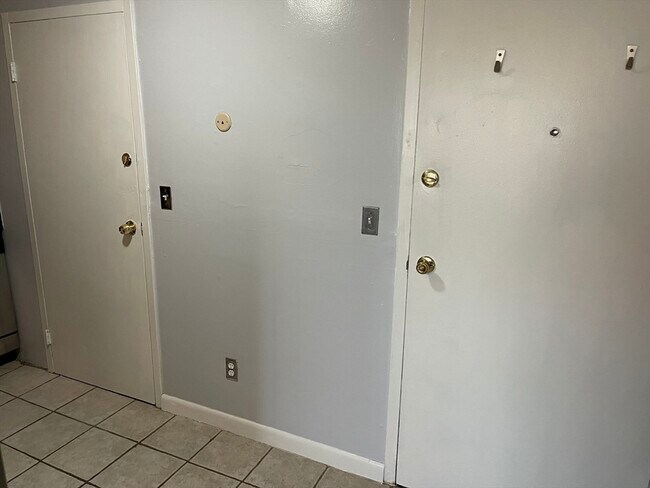 Building Photo - 12 Woodland St