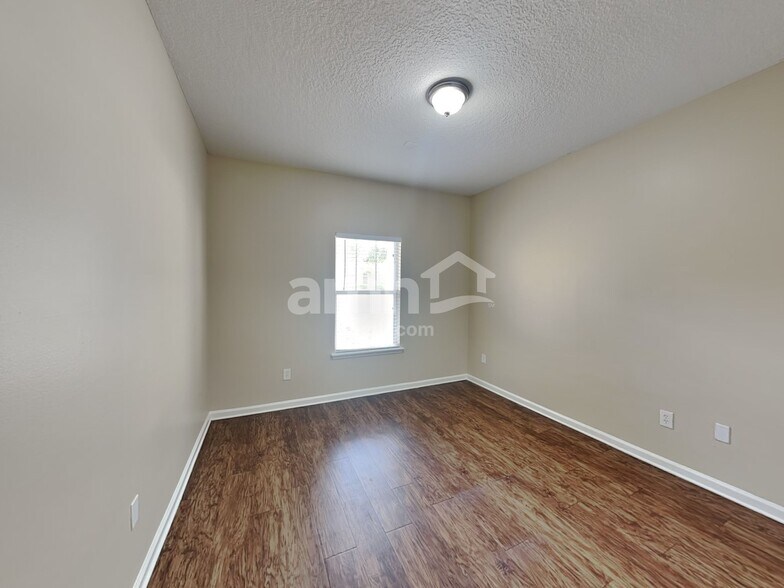 Building Photo - 1406 Canopy Oaks Dr