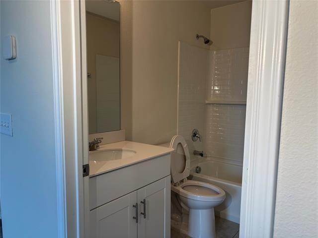 Building Photo - 507 Goldenrod Ln