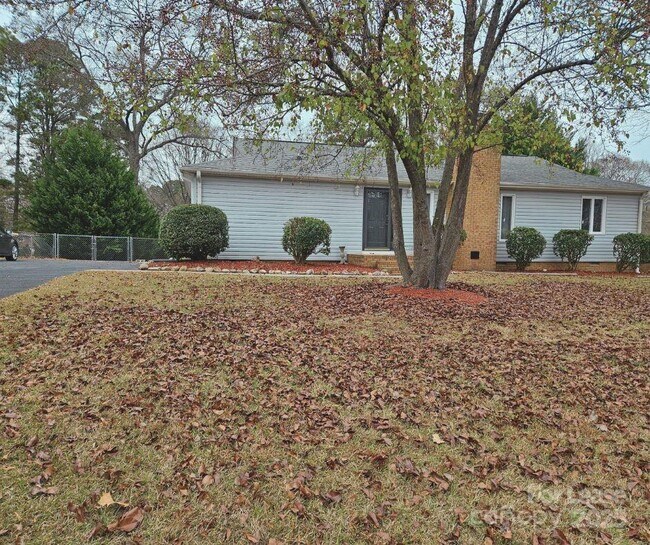 Primary Photo - 609 Catawba Cir N