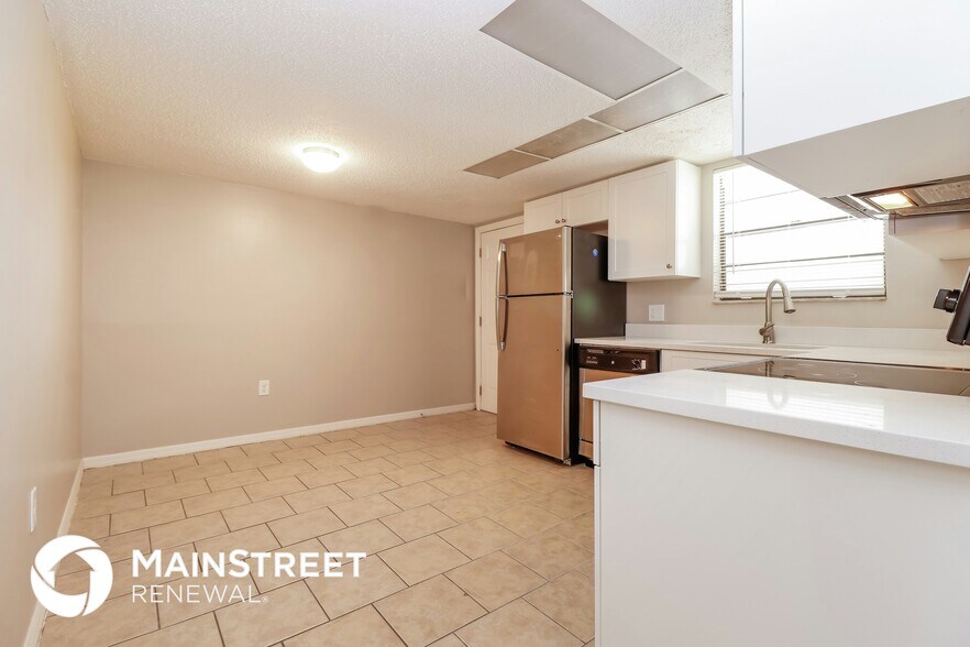 Building Photo - 2133 Lema Dr