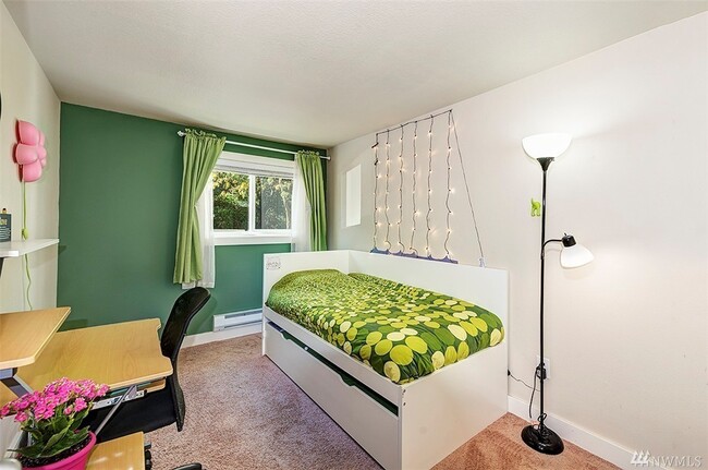 Building Photo - 15819 Leary Wy