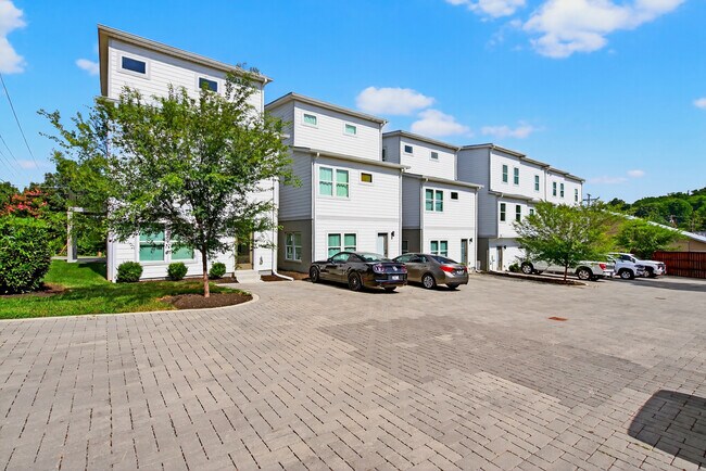 Building Photo - 413 Lellyett St