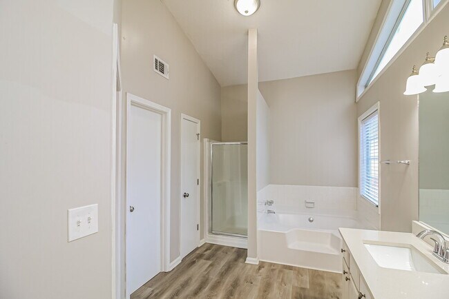 Building Photo - 1394 Luther Way