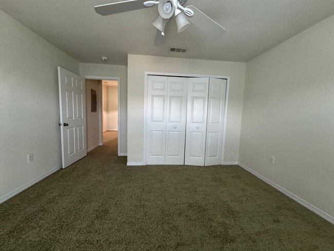 Building Photo - Cypress Fairways 1 Bedroom 1 Bath