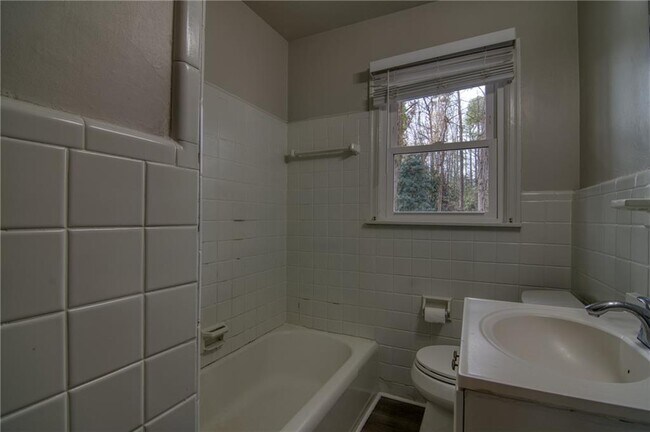 Building Photo - 2232 Old Spring Rd