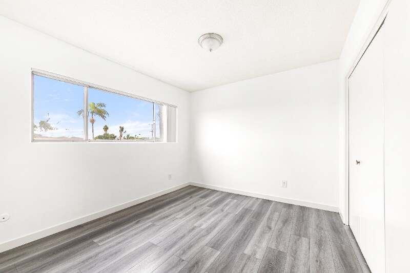 Building Photo - 410 W Regent St