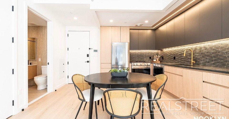 Building Photo - Schermerhorn Street