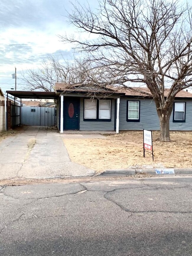 Primary Photo - Super cute 3/1 home with big backyard