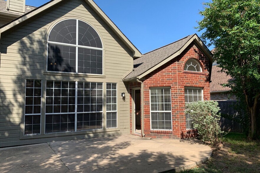 Building Photo - 109 Falcon Creek Dr