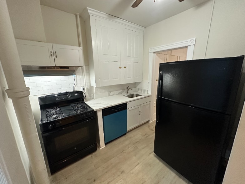 Building Photo - 381-383-383 S 3rd St