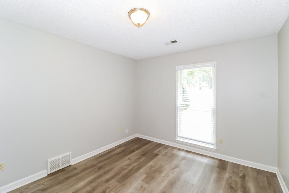 Building Photo - 306 S Glendale Ct