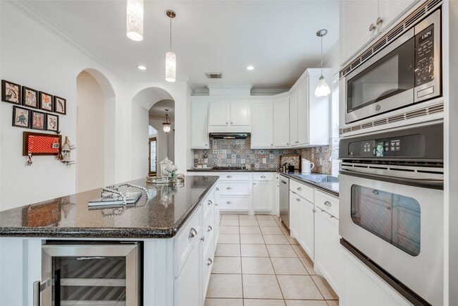 Building Photo - 5722 Ballina Canyon Ln