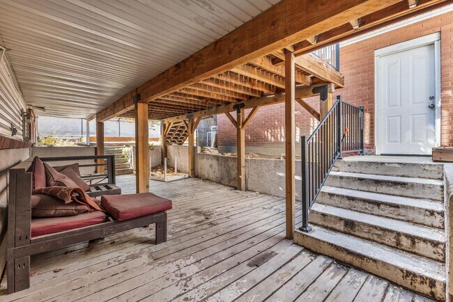 Building Photo - 3876 S Lee Maur St