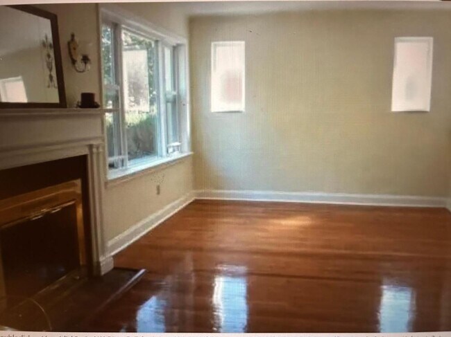 living room - 1161 Ursula Ave