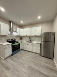 Building Photo - 30 Slingerland St