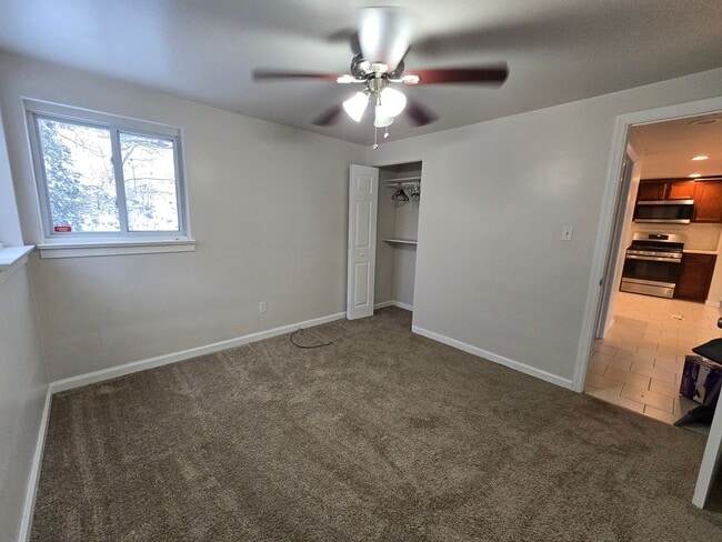 Building Photo - Beautiful 3 Bedroom 2 Full Bathroom Home in Penn Hills - Available NOW!