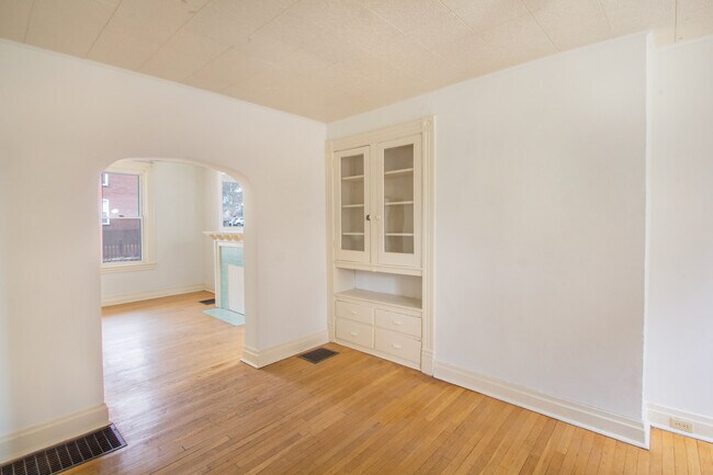 Building Photo - 618 West St