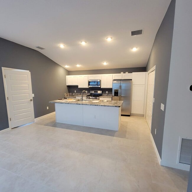 Building Photo - Wonderful home in Citrus Grove