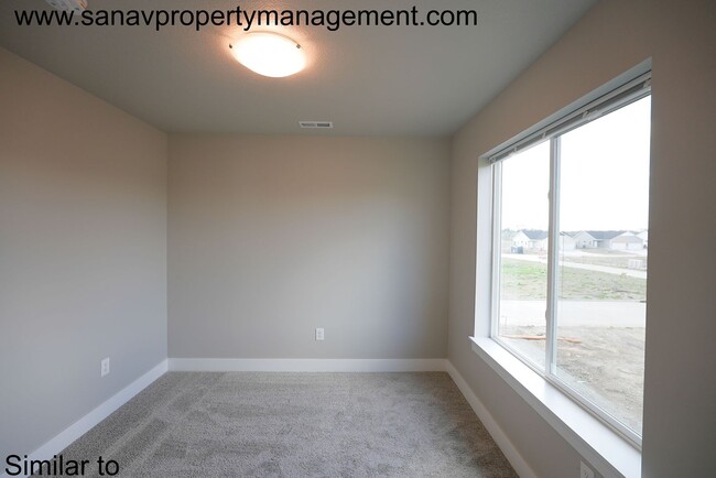 Building Photo - Modern 3-Bedroom, 2.5-Bath Home in Prime Norwalk Location