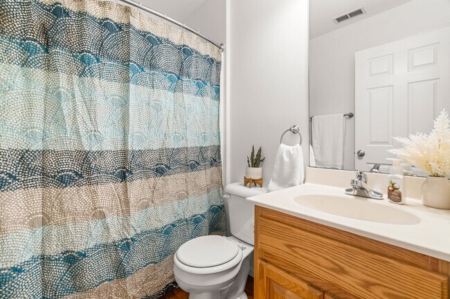 Building Photo - 2221 Mountain Mist Ct