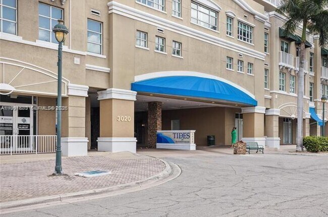 Building Photo - 3020 NE 32nd Ave