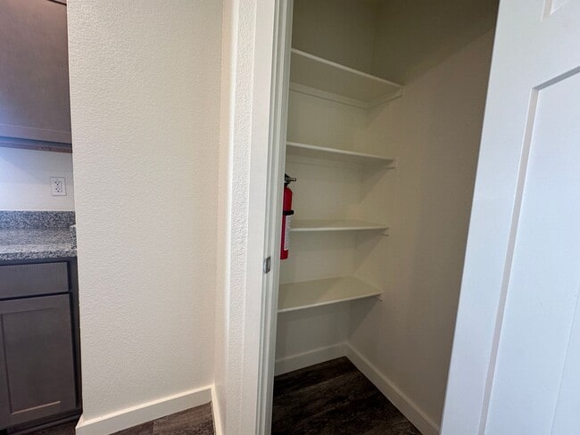 Building Photo - For Lease | 3 Bed, 2.5 Bath |1,688 Sq Ft |...