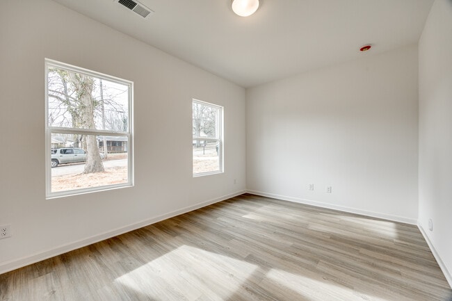 Building Photo - 118 Fulton Dr