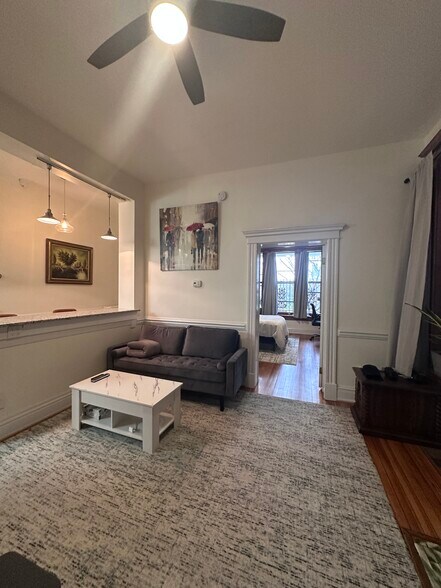 Building Photo - 2329 W Grace St