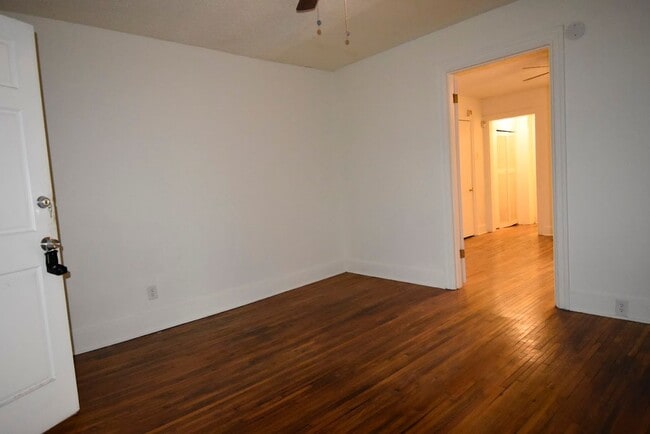 Building Photo - 820 Maury St