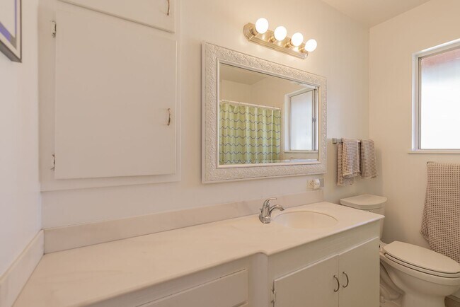 Building Photo - Upper Ojai Country Charmer w/Granny Flat