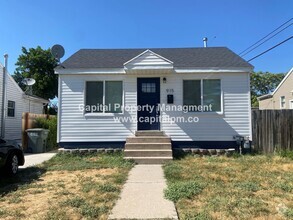 Building Photo - Adorable 3 Bed Bungalow