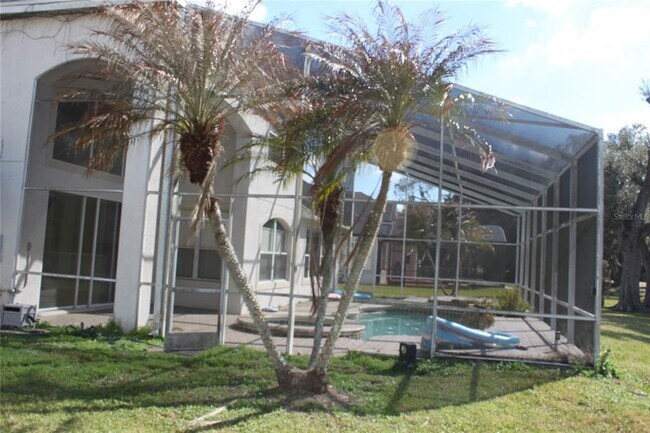 Building Photo - 1615 The Oaks Blvd