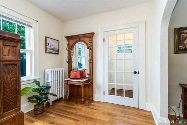 Building Photo - 254 Homeland St