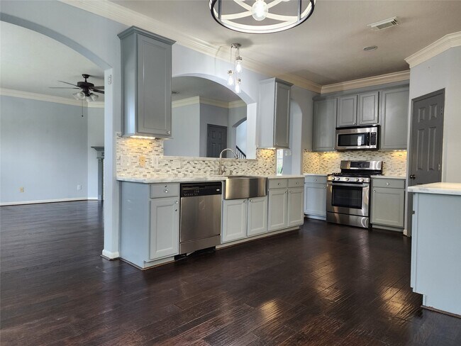 Building Photo - 16935 Jelly Park Stone Dr