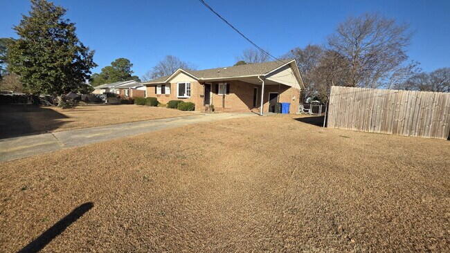 Building Photo - Updated 3-Bedroom Home with Open Layout and Large Backyard