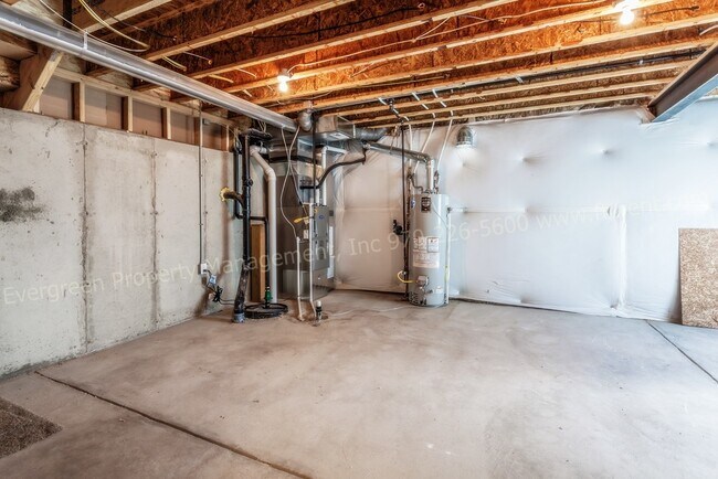 Building Photo - 318 Cherryridge Dr