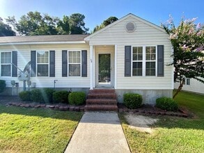 Building Photo - 2 Bedroom END UNIT Townhome in Columbia County