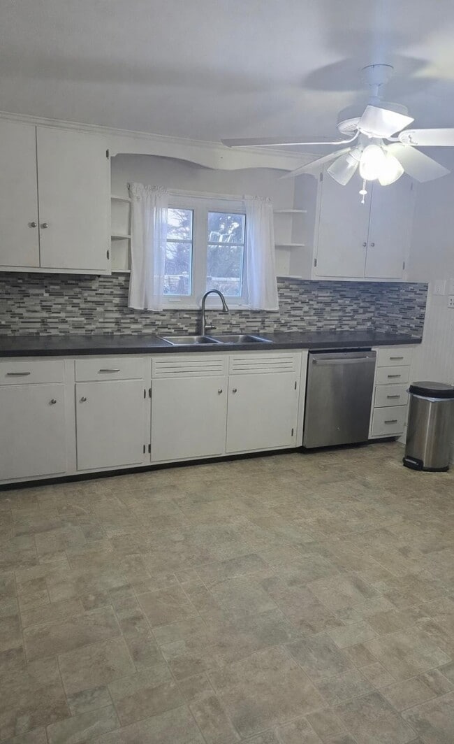 Building Photo - 26 Caswell Ct