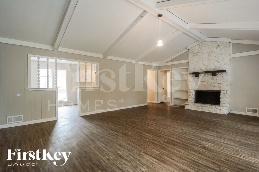 Building Photo - 6030 Elk Grove Rd